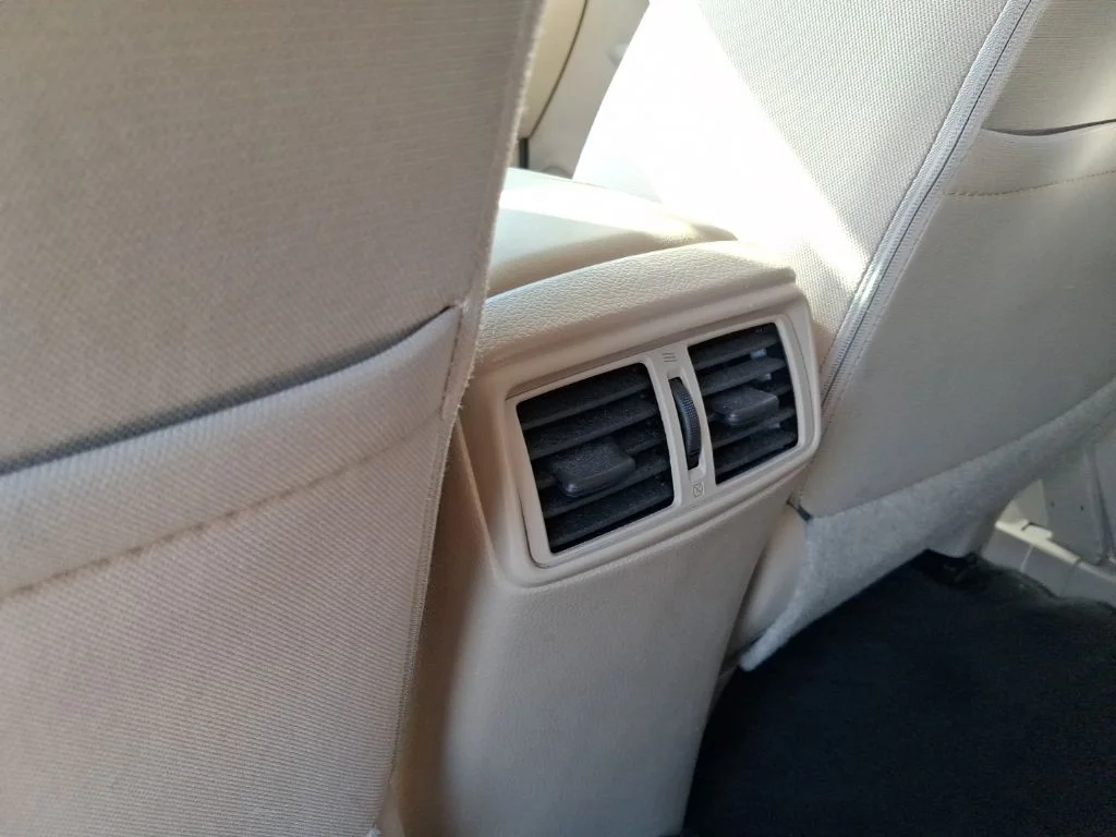 Used 2018 White Nissan SV image 23