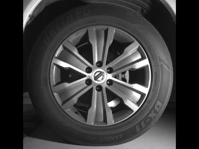 Used 2015 Pearl White Nissan SL image 10