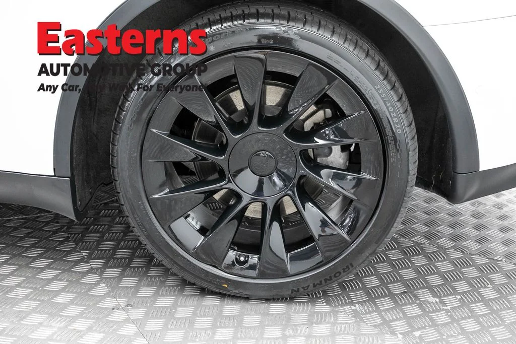 Used 2021 White Tesla Long Range image 27
