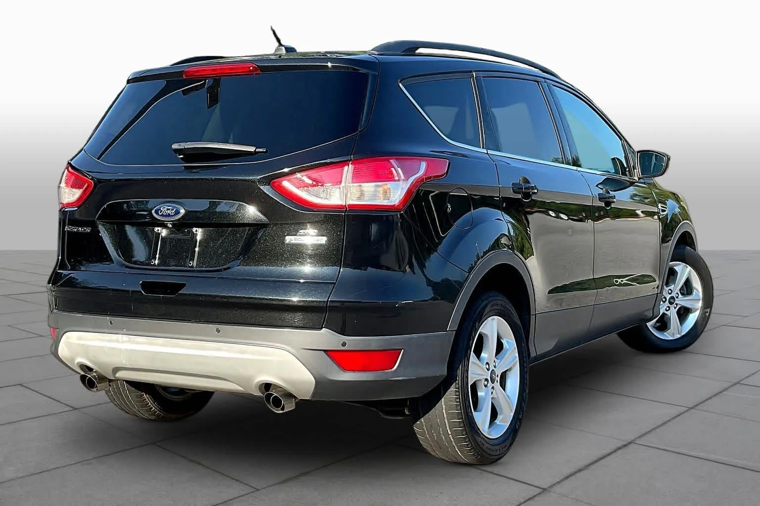 Used 2015 Tuxedo Black Ford SE image 12