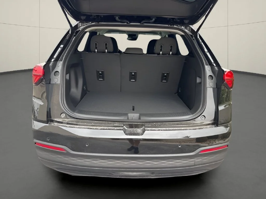 New 2027 Mosaic Black Metallic Chevrolet LT image 6