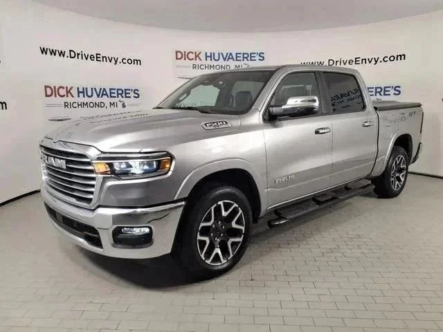 2025 RAM 1500 Laramie 4x4 Crew Cab 5'7's photo