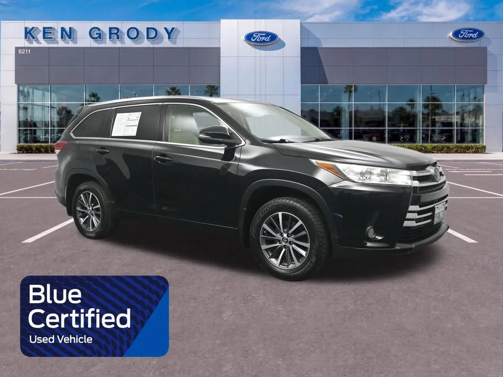 Used 2018 Black Toyota XLE image 1