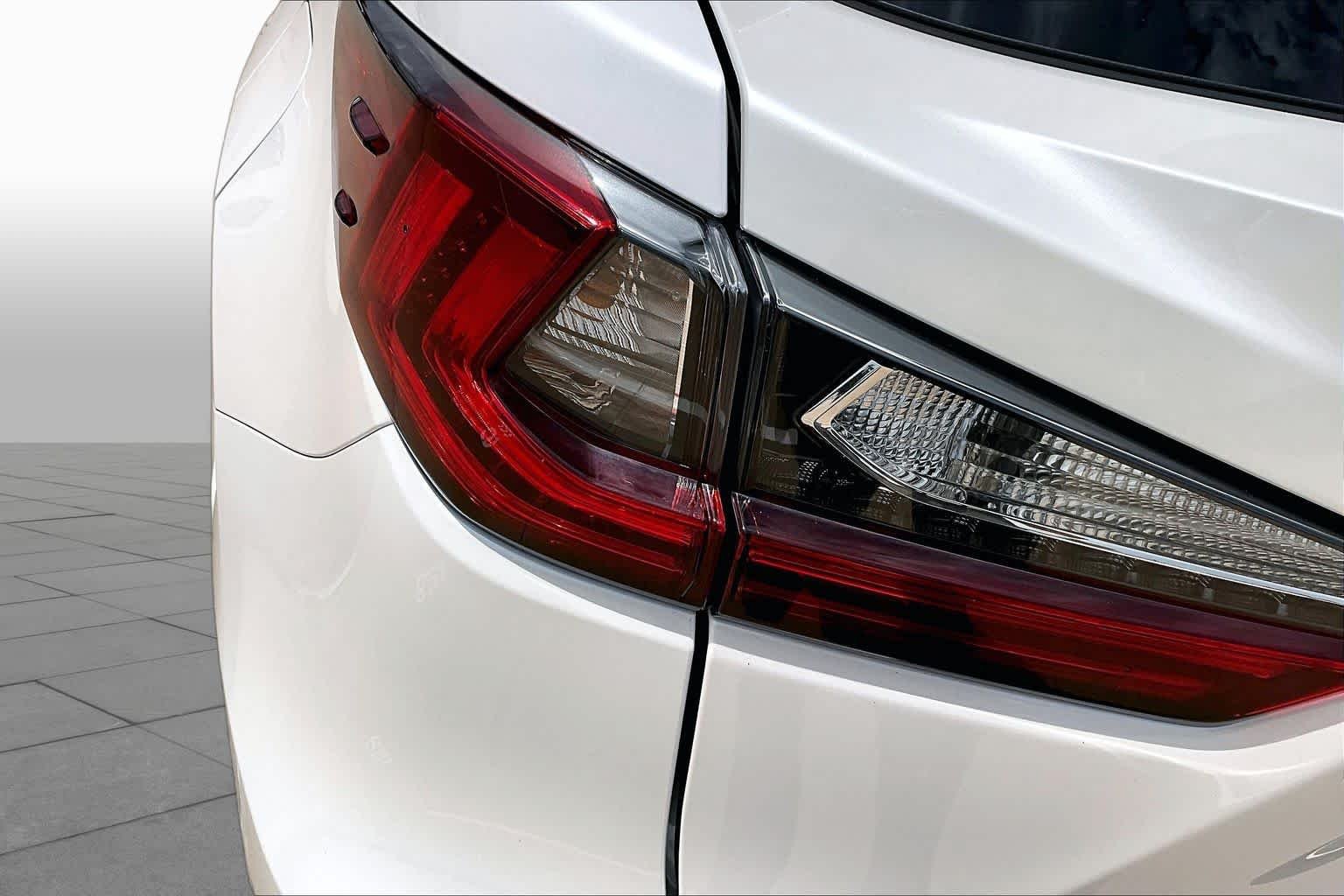 Used 2020 Eminent White Pearl Lexus  image 29