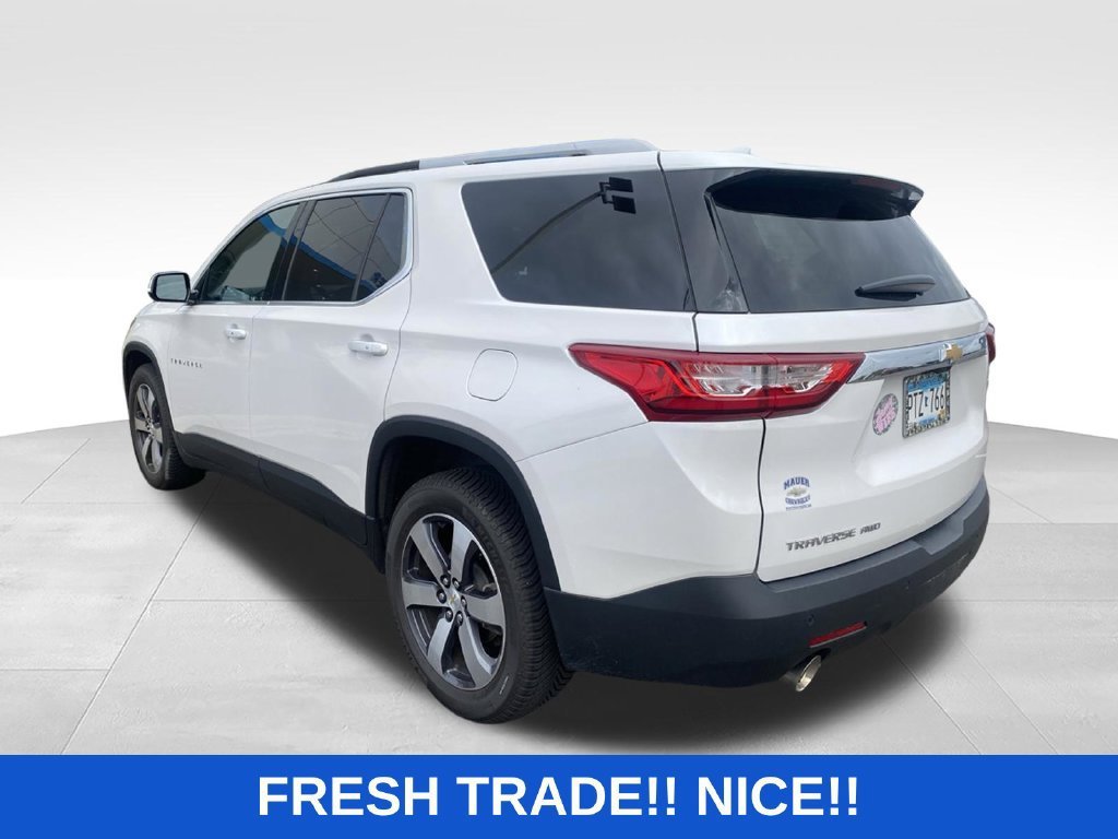 Used 2018 IRIDESCENT PEARL TRICOAT Chevrolet LT Leather image 4