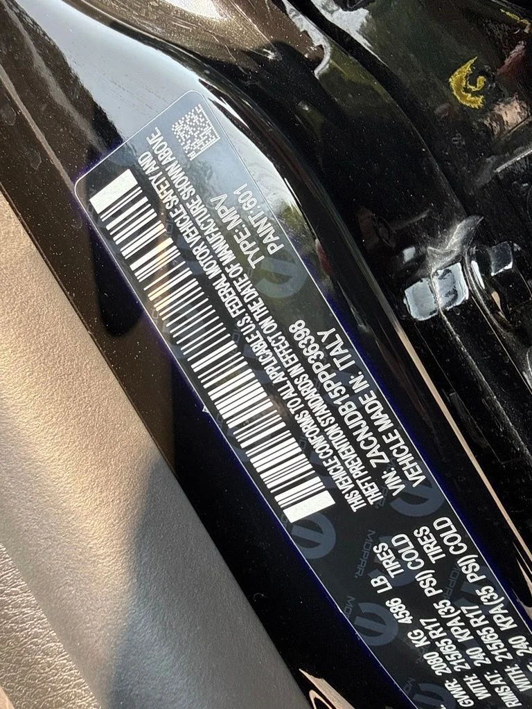 Used 2023 Black Jeep Latitude image 10