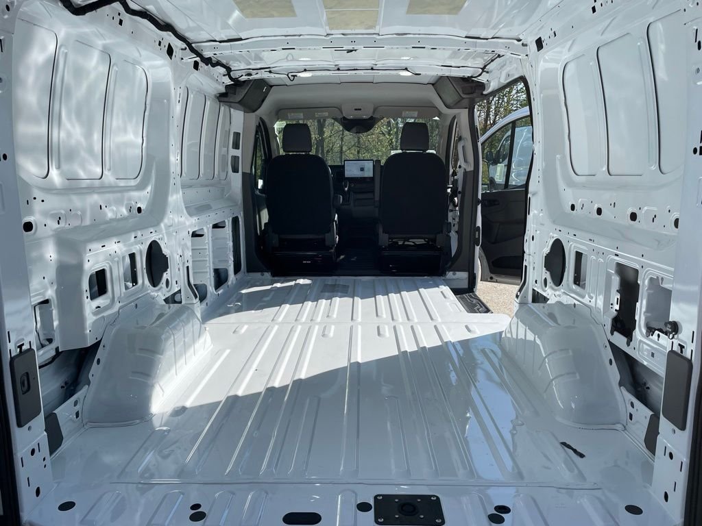 New 2026 Oxford White Ford Cargo Van image 19
