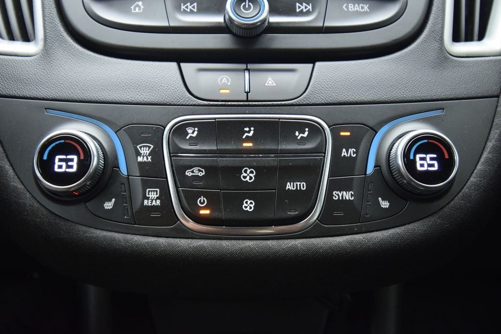 Used 2024 Summit White Chevrolet LT image 30