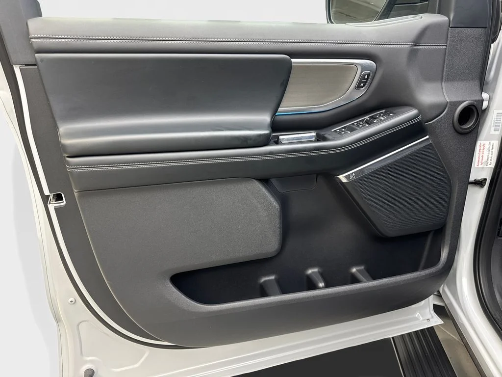 Used 2025 Silver Ford Platinum image 31