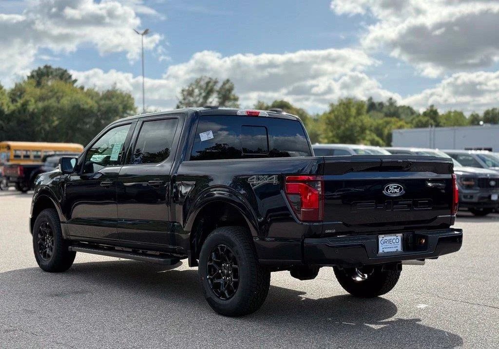 New 2026 Antimatter Blue Metallic Ford XLT image 9