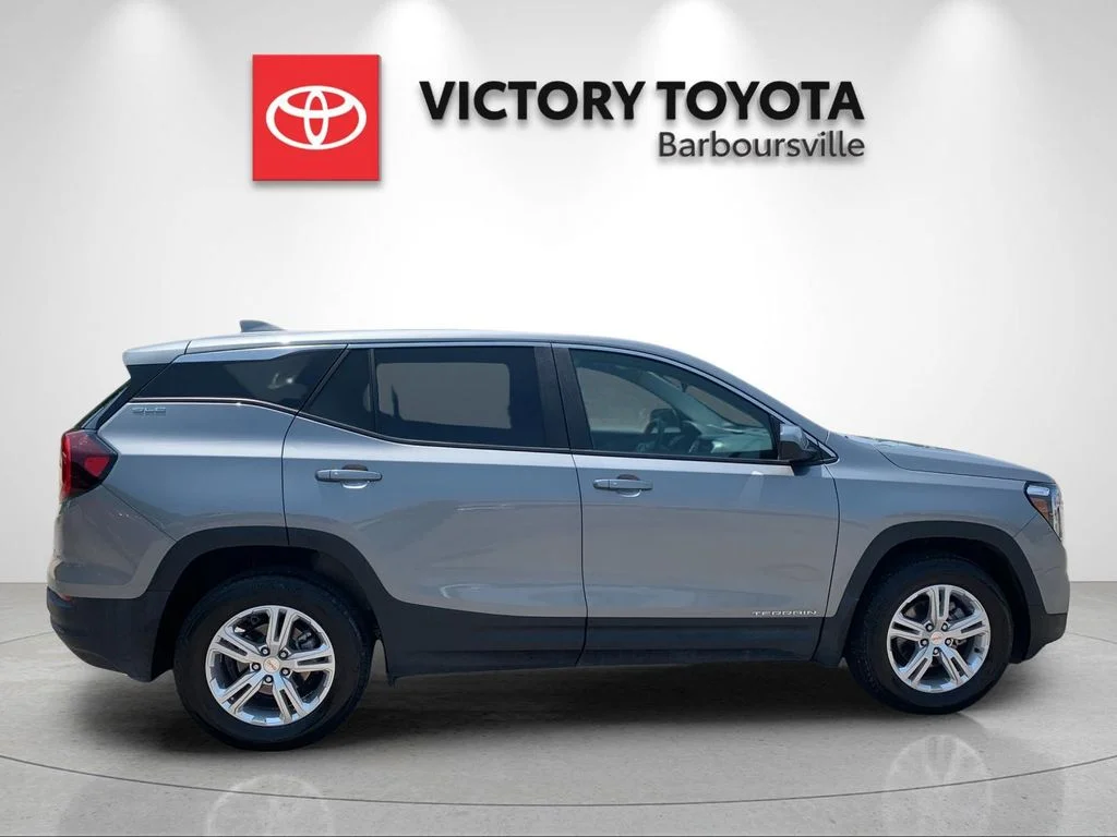 Used 2024 Silver GMC SLE image 6