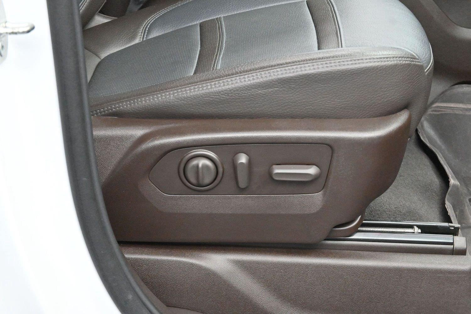 Used 2021 Summit White GMC Denali image 33