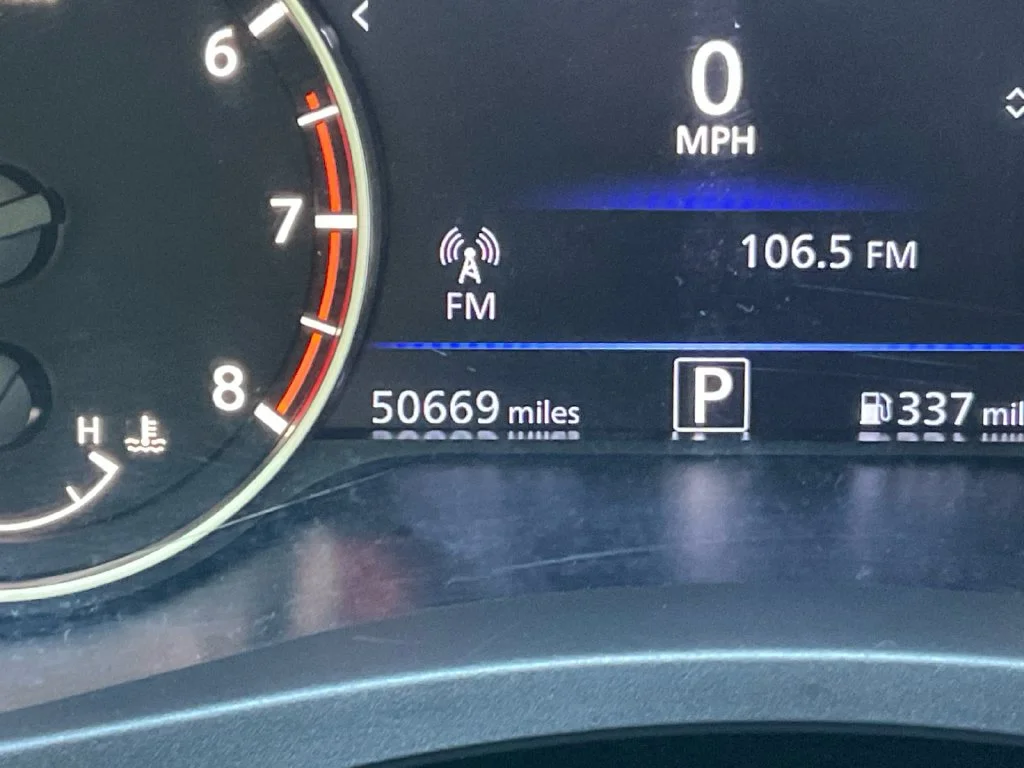 Used 2025 White Nissan 2.5 SV image 19