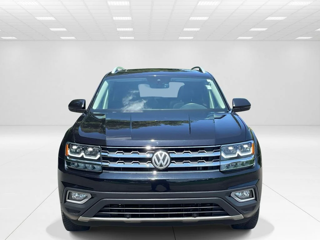 Used 2019 Black Volkswagen SEL image 2