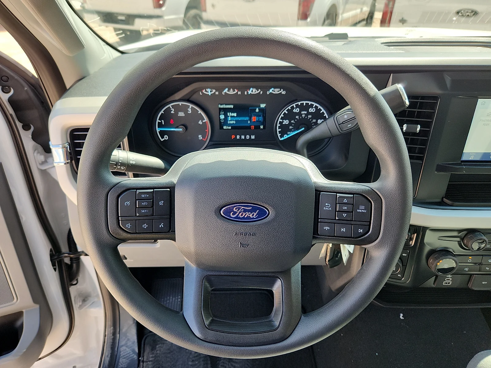 New 2027 Oxford White Ford XLT image 21