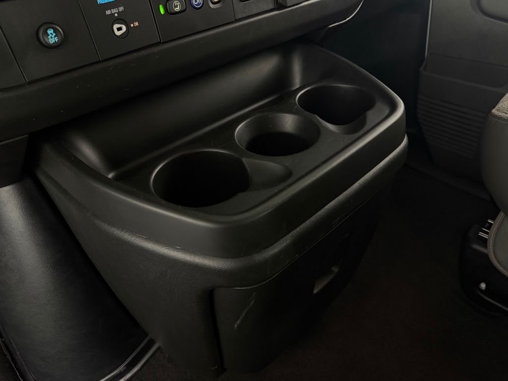Used 2025 White Chevrolet LT Passenger image 16