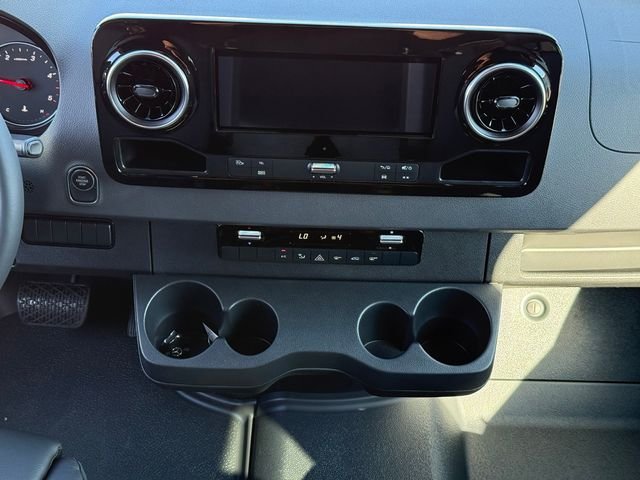 2026 Mercedes-Benz Sprinter Crew Van Base - Photo 21