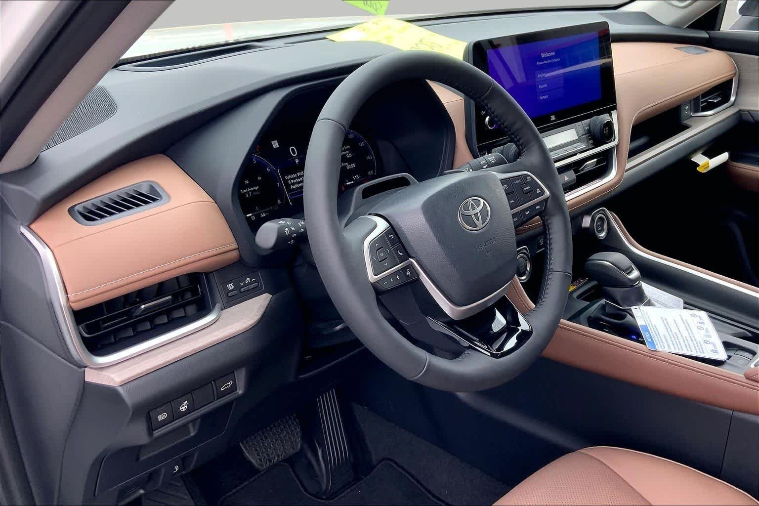 New 2026 Wind Chill Pearl Toyota Platinum image 8