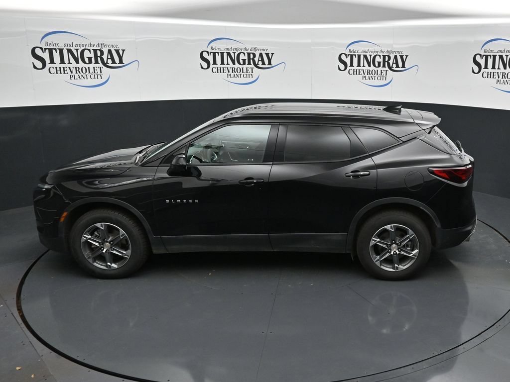 Used 2025 Black Chevrolet 2LT image 21
