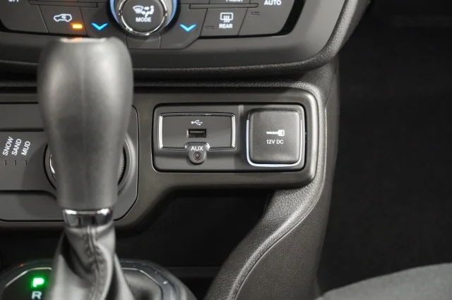 Used 2023 Colorado Red Clearcoat Jeep Altitude image 25