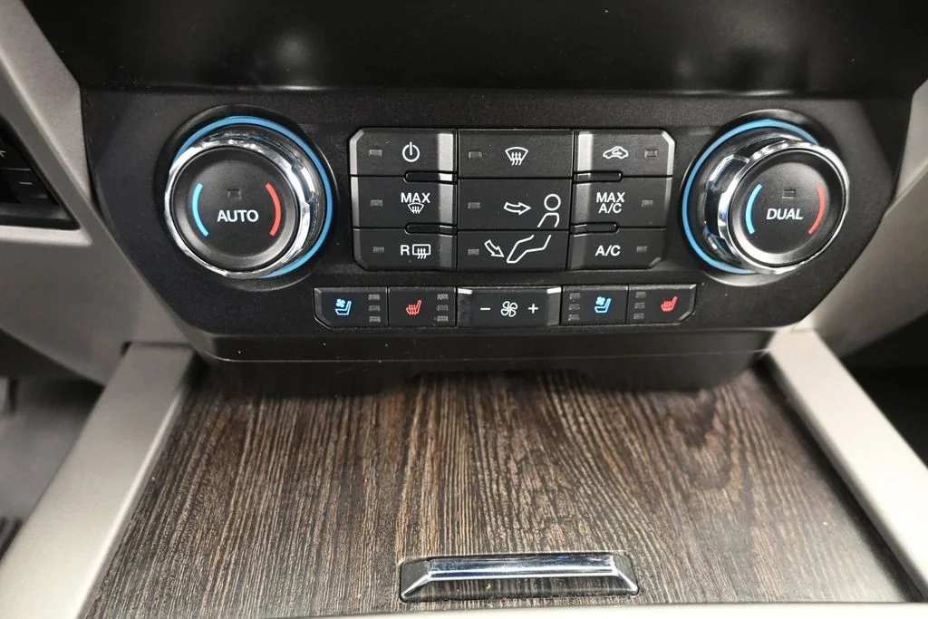 Certified Used 2020 Blue Ford Lariat image 20