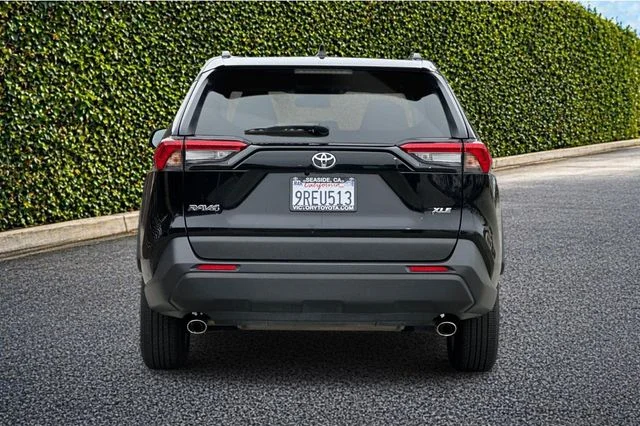 Used 2025 Black Toyota XLE image 5
