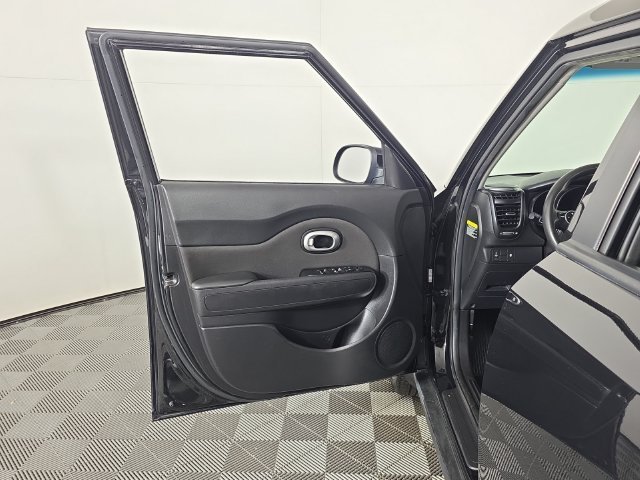 Used 2019 Shadow Black Kia Plus image 19