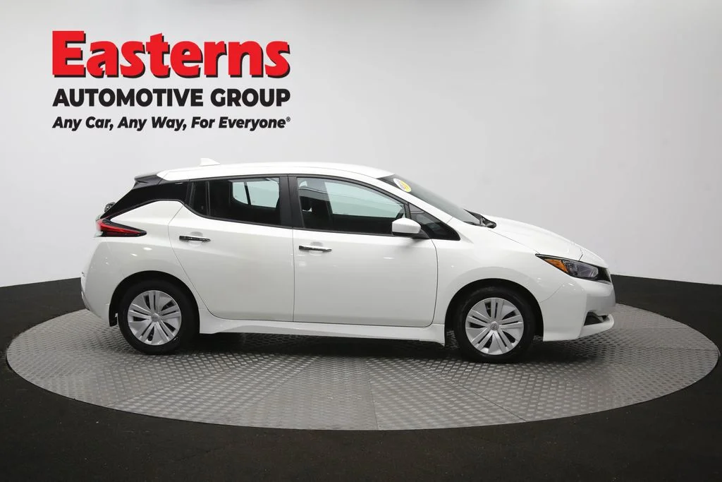 Used 2023 White Nissan S image 41