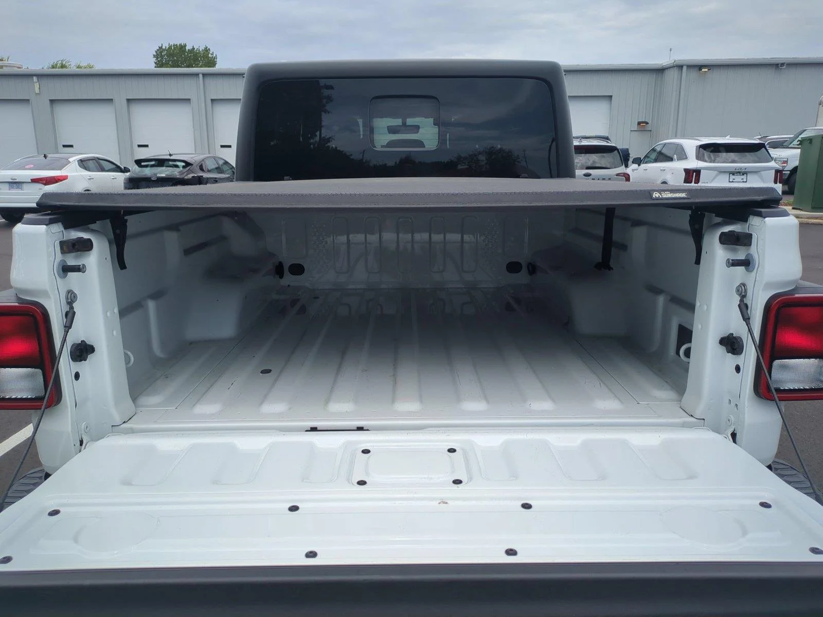 Used 2023 Bright White Clearcoat Jeep Rubicon image 33