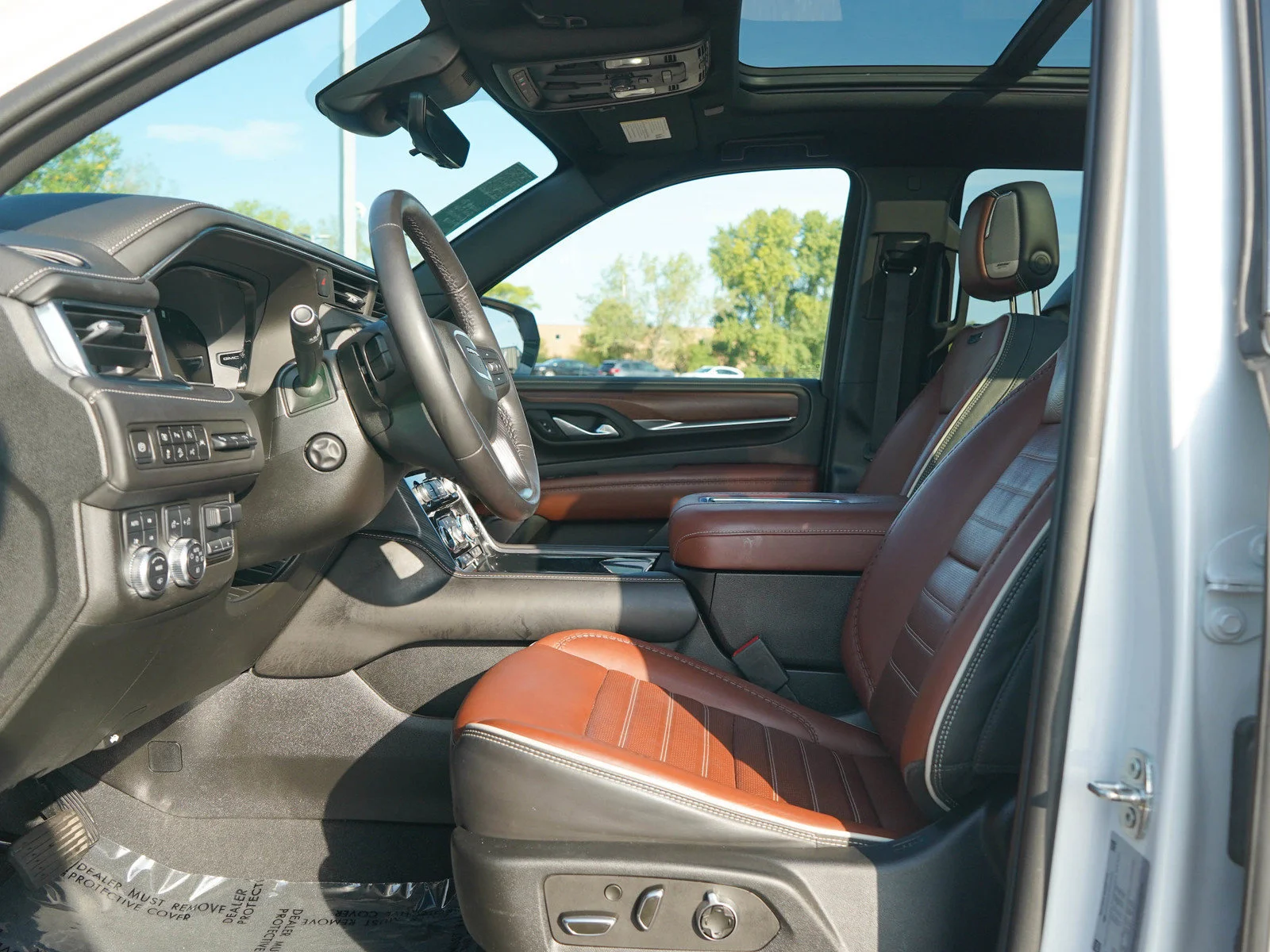 Used 2023 White Frost Tricoat GMC Denali Ultimate image 26