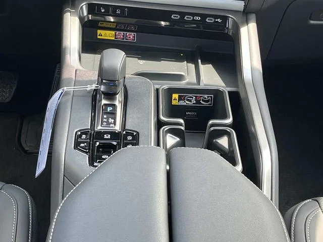 New 2026 Wind Chill Pearl Lexus PREMIUM AWD image 17