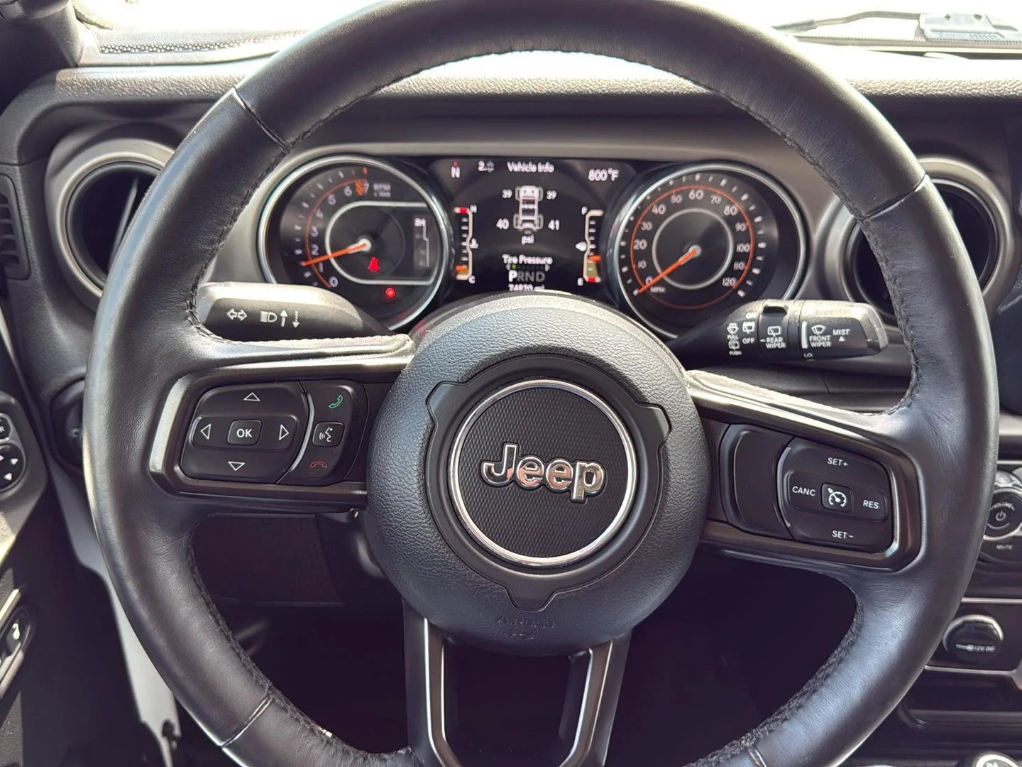 Used 2018 Bright White Clearcoat Jeep Sport S image 16