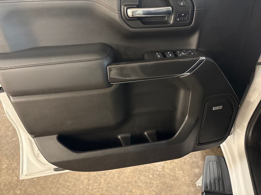 Used 2020 White GMC AT4 image 15