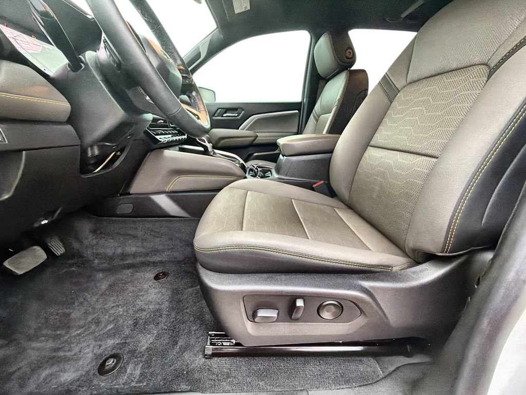 Used 2025 Summit White Chevrolet ZR2 image 20