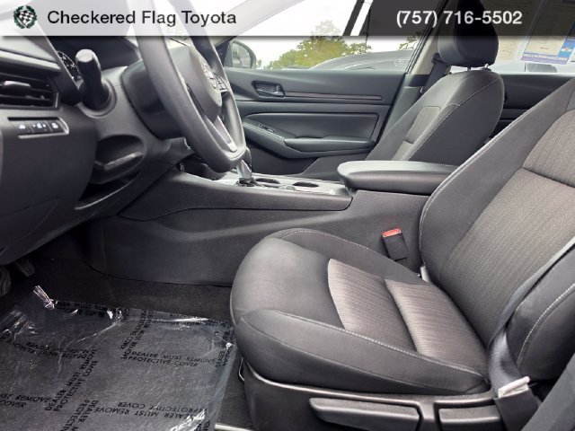 Used 2024 Super Black Clearcoat Nissan 2.5 S image 8