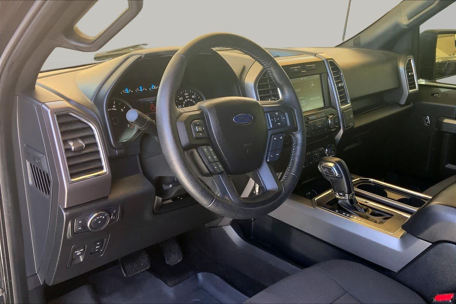 Used 2015 Tuxedo Black Metallic Ford XLT image 18