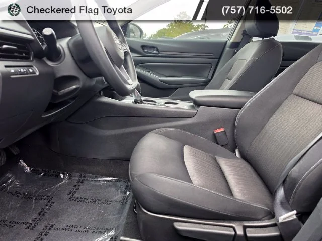 Used 2024 Super Black Clearcoat Nissan 2.5 S image 8