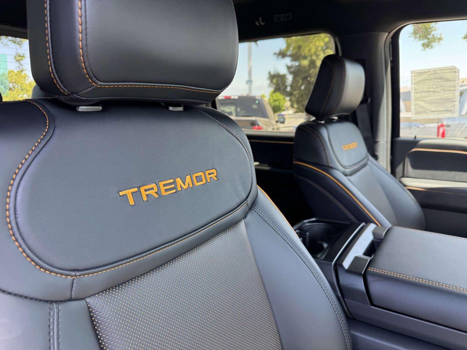 New 2025 Agate Black Metallic Ford Tremor® image 9