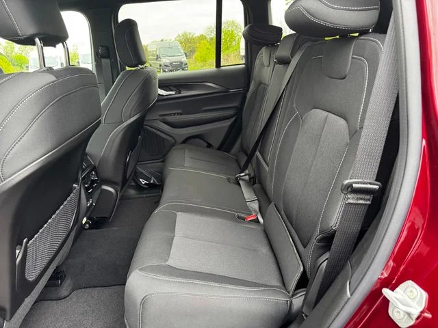 New 2026 Velvet Red Pearl-Coat Exterior Paint Jeep Laredo X image 20