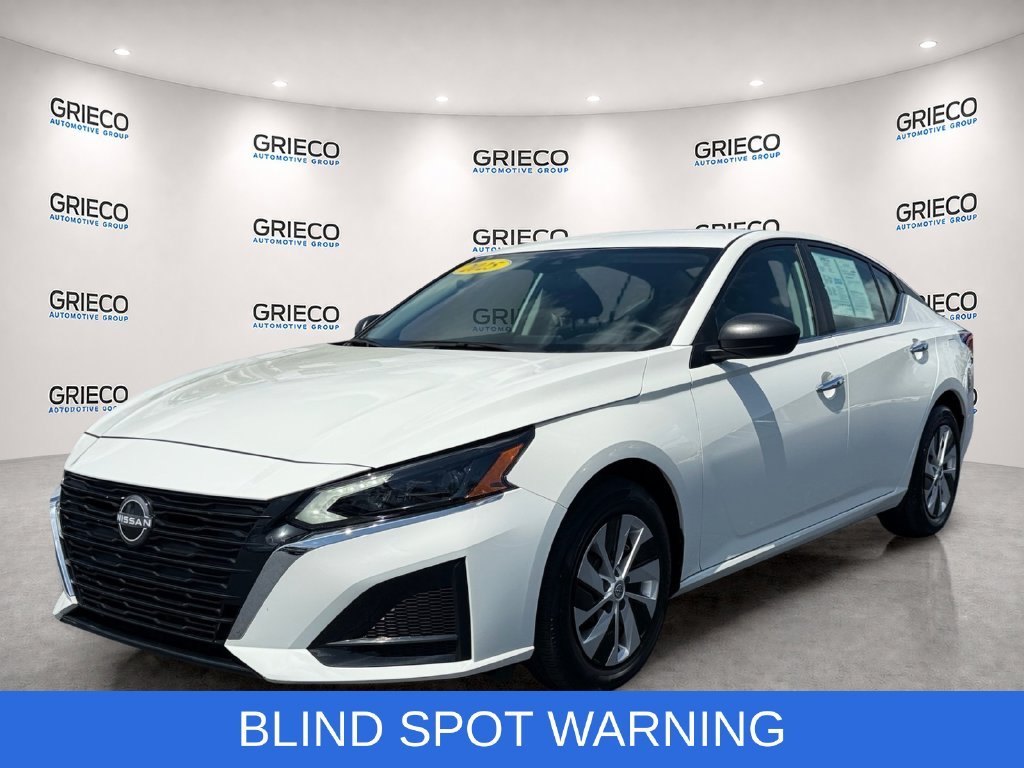 Used 2025 White Nissan 2.5 S image 3