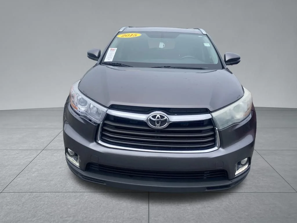 Used 2015 Gray Toyota Limited image 21