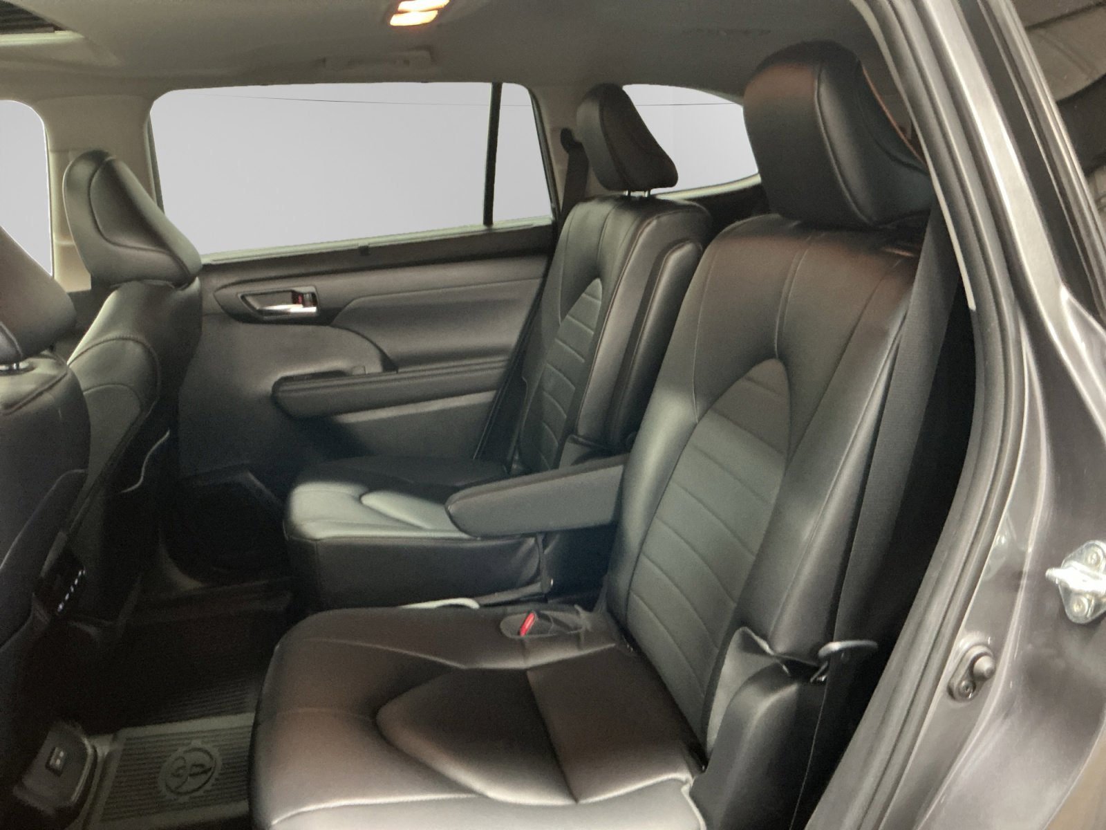 Used 2023 Gray Toyota Hybrid XLE image 13