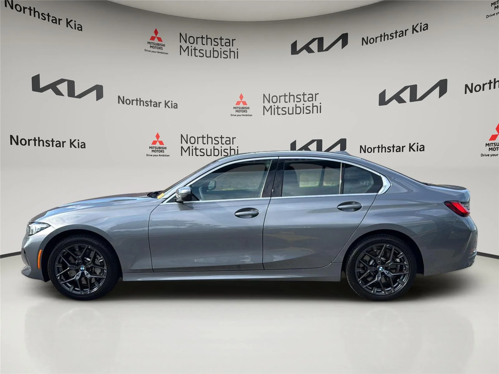 Used 2026  BMW 330i NA xDrive image 3