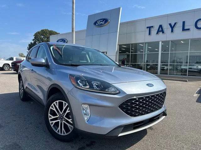 Used 2022 Blue Silver Metallic Ford SEL image 4