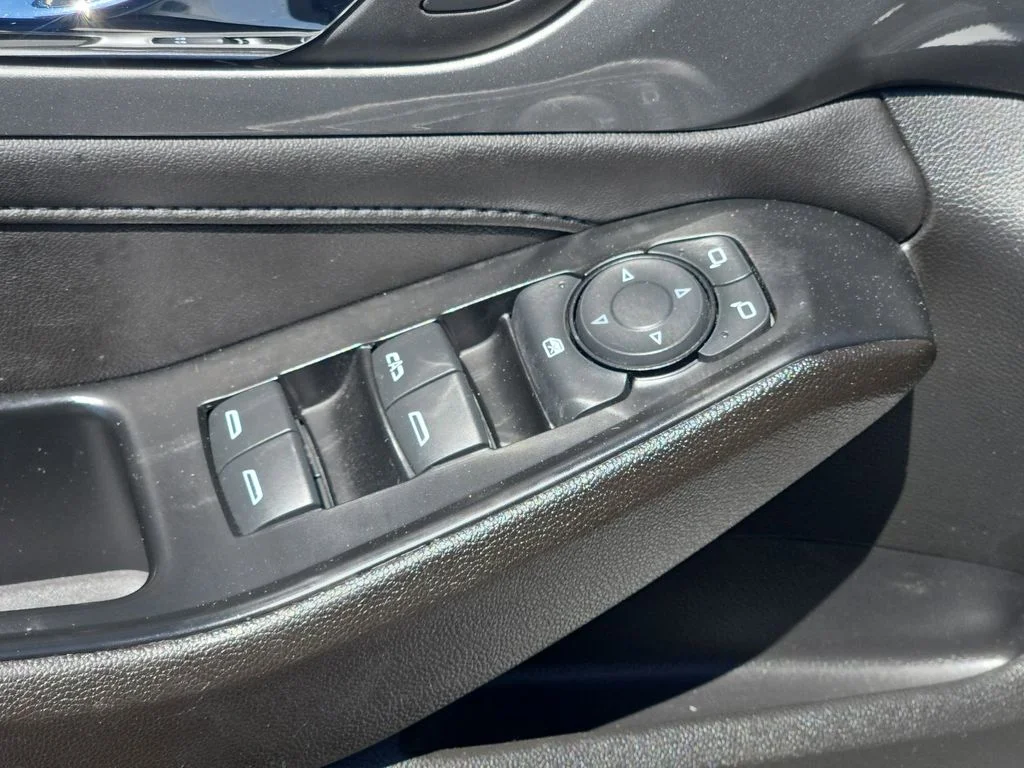 Used 2023 White Chevrolet LT image 30