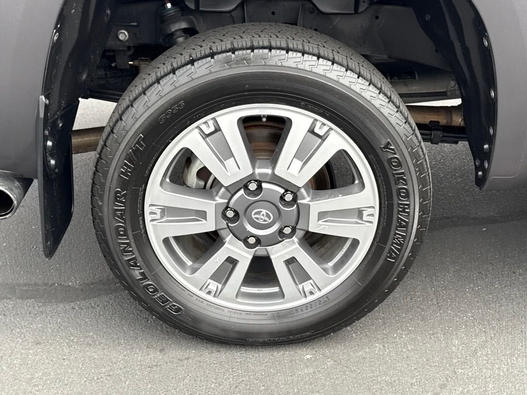 Used 2020 Gray Toyota Platinum image 14