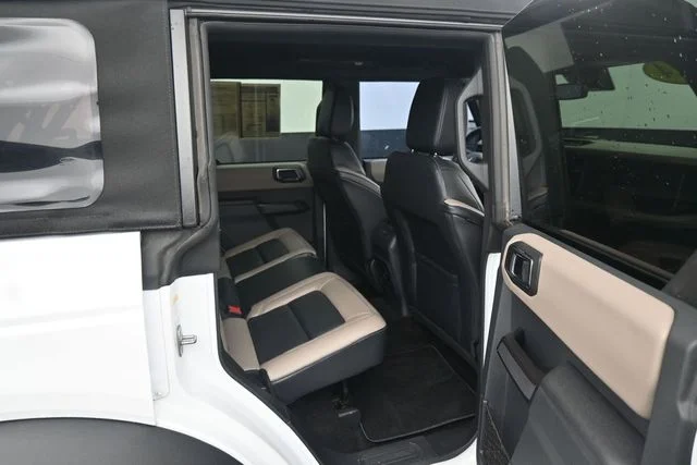Used 2024 White Ford Wildtrak image 13