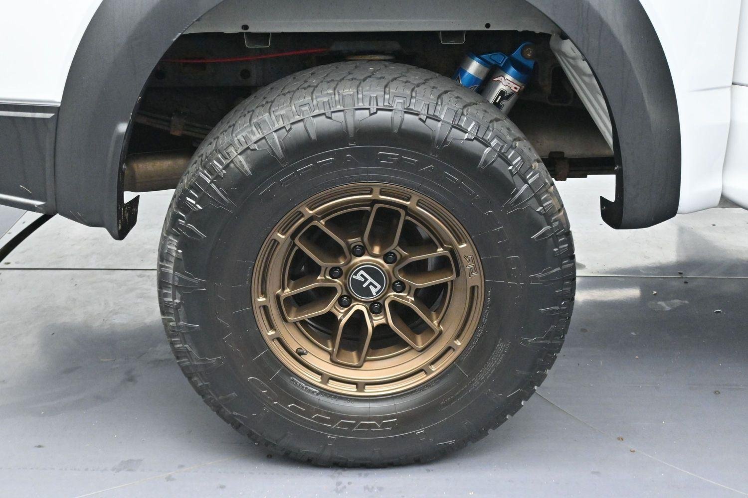 Used 2018 Oxford White Ford Raptor image 40