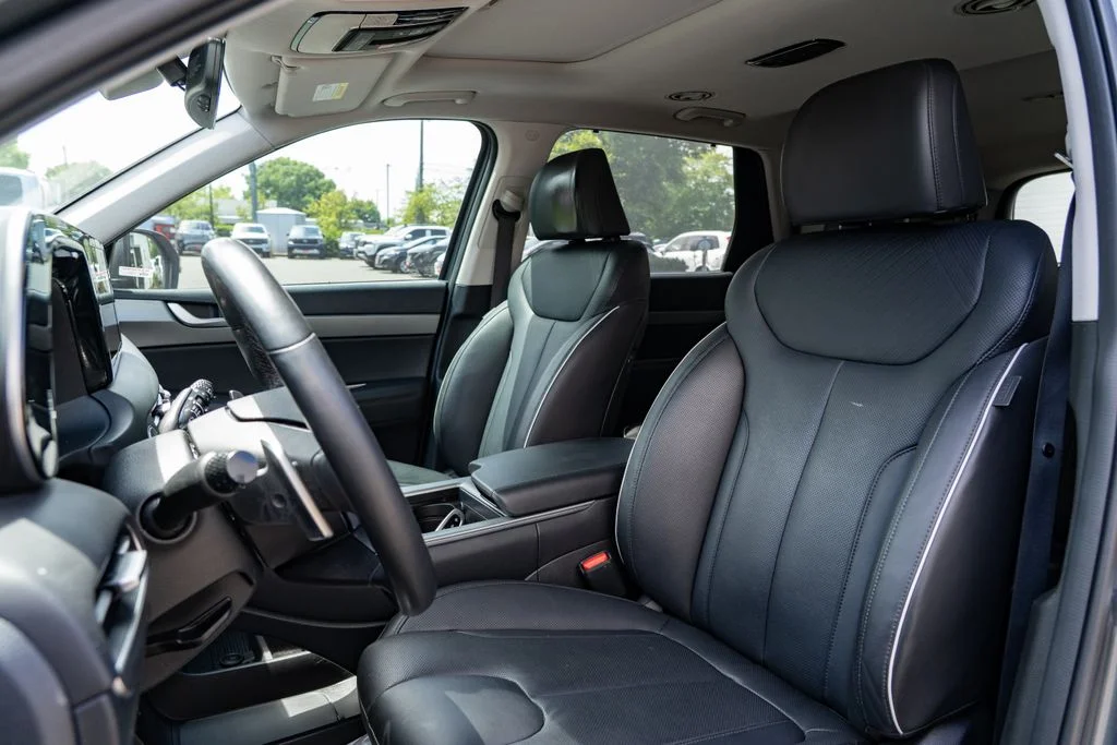Used 2023 Gray Hyundai SEL image 22