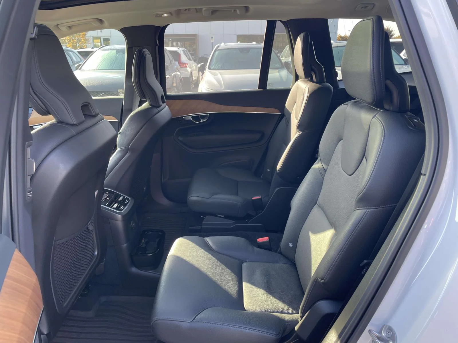 Used 2025 Crystal White Metallic Volvo Plus image 3